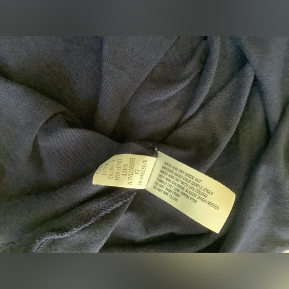 Gap the essential V-neck tee long sleeve Medium women’s - Picture 11 of 13